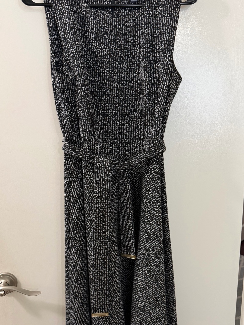 Chaps Black & White Textured Sleeveless Belted Dress